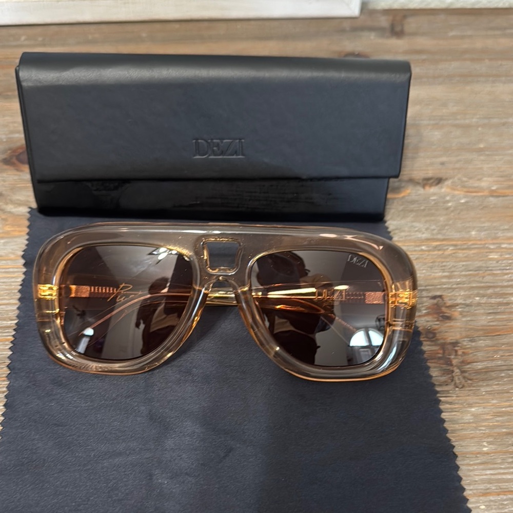 DEZI Pusha Aviators Golden Peach Sunglasses